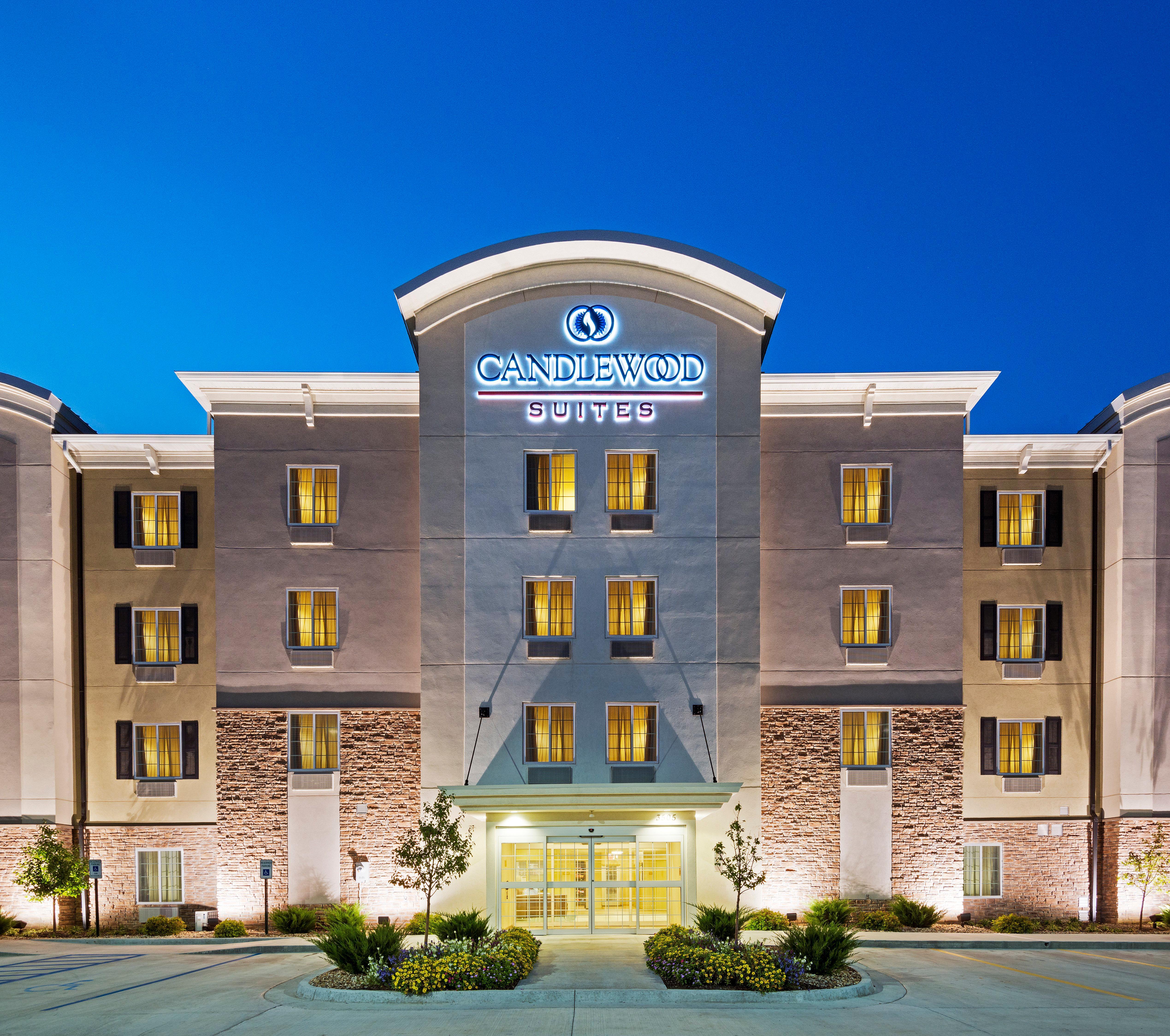 Candlewood Suites West Edmonton - Mall Area By Ihg Exterior foto