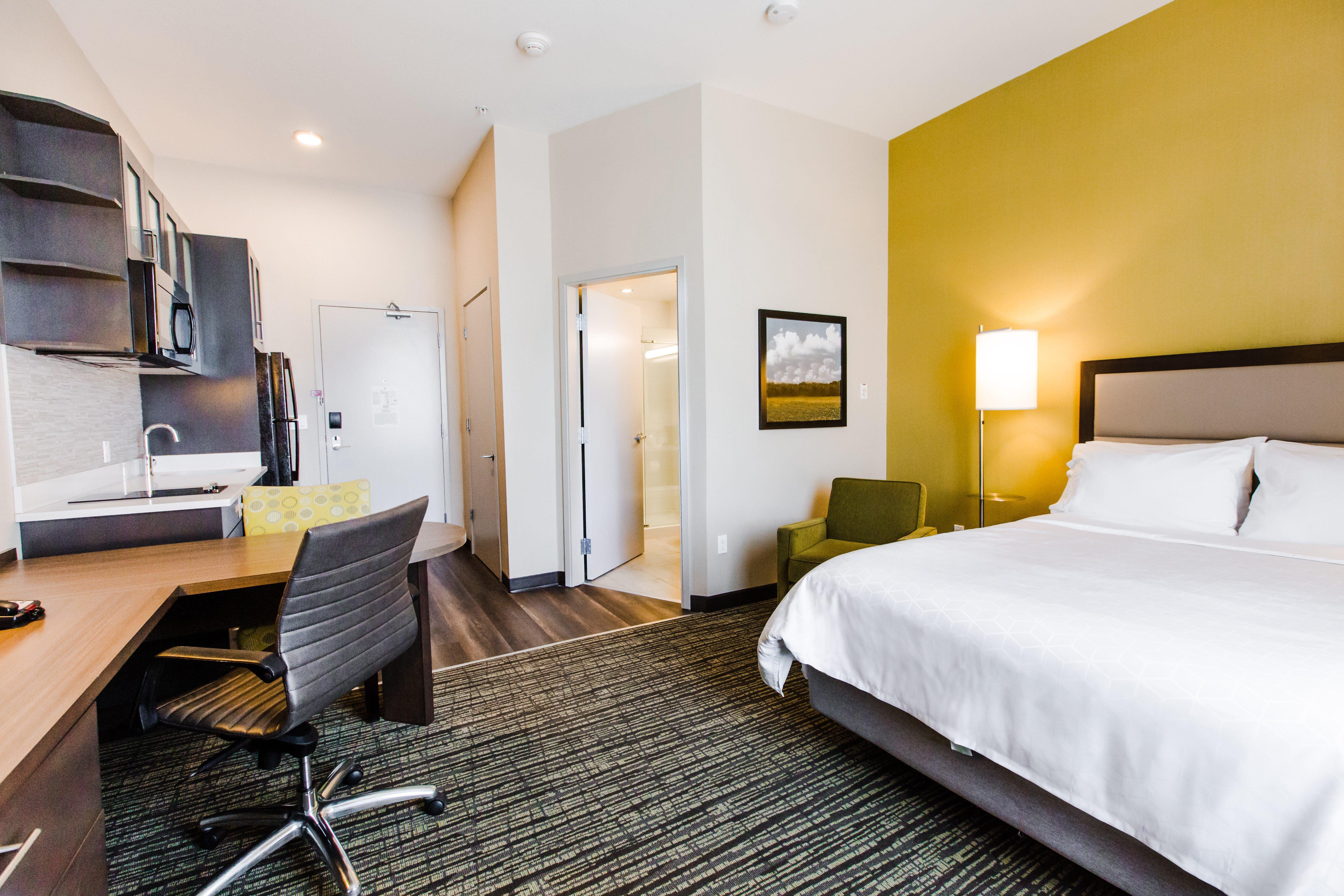 Candlewood Suites West Edmonton - Mall Area By Ihg Exterior foto