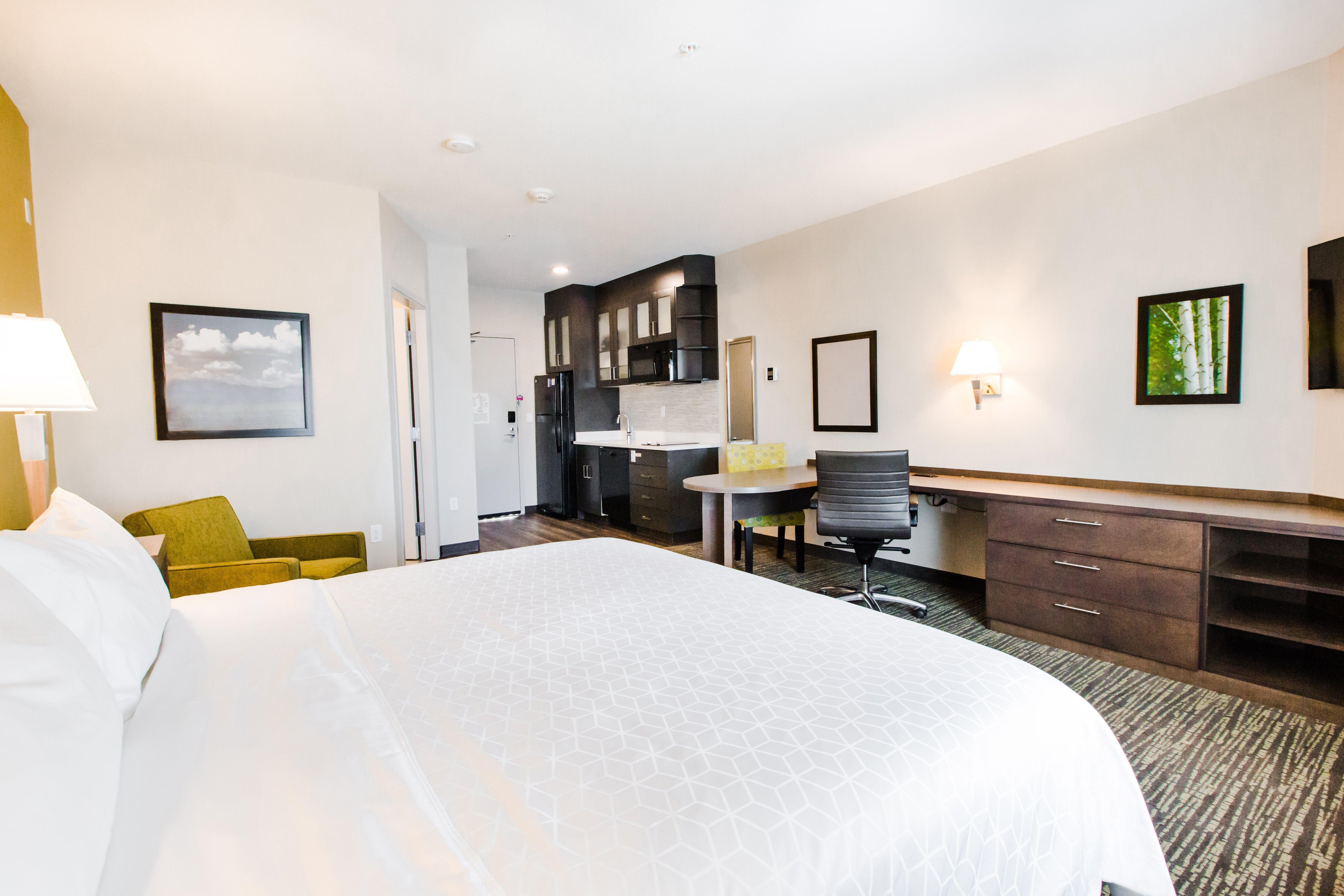 Candlewood Suites West Edmonton - Mall Area By Ihg Exterior foto