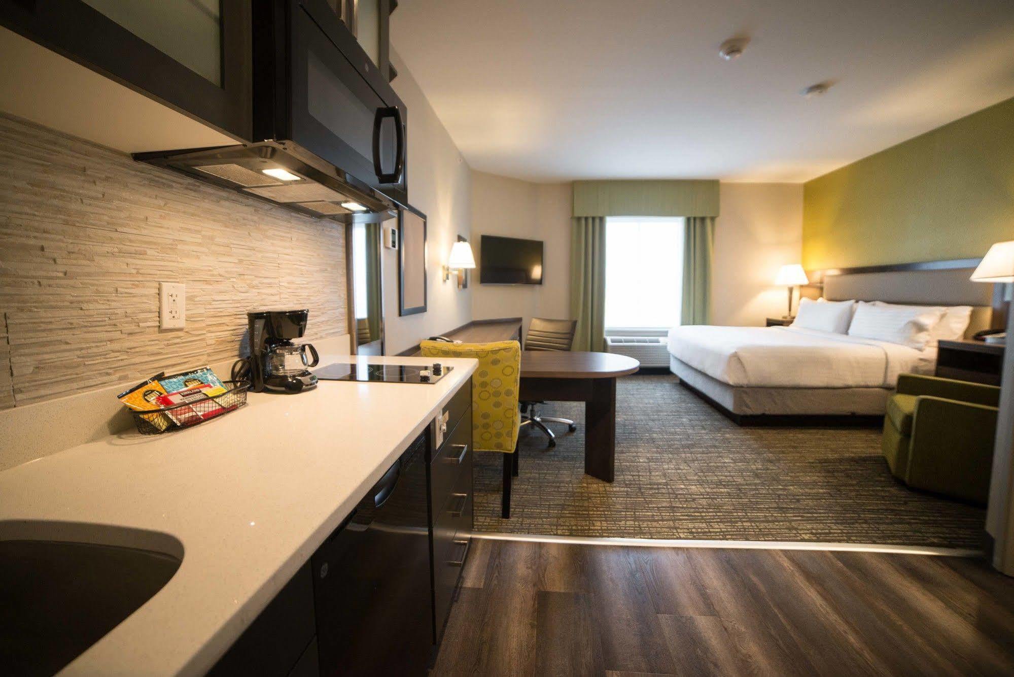 Candlewood Suites West Edmonton - Mall Area By Ihg Exterior foto
